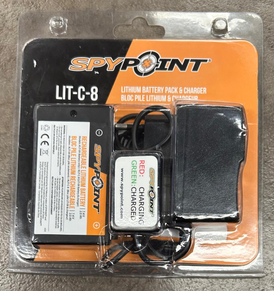 Spypoint Lithium-Akku mit Ladegerät LIT-C8